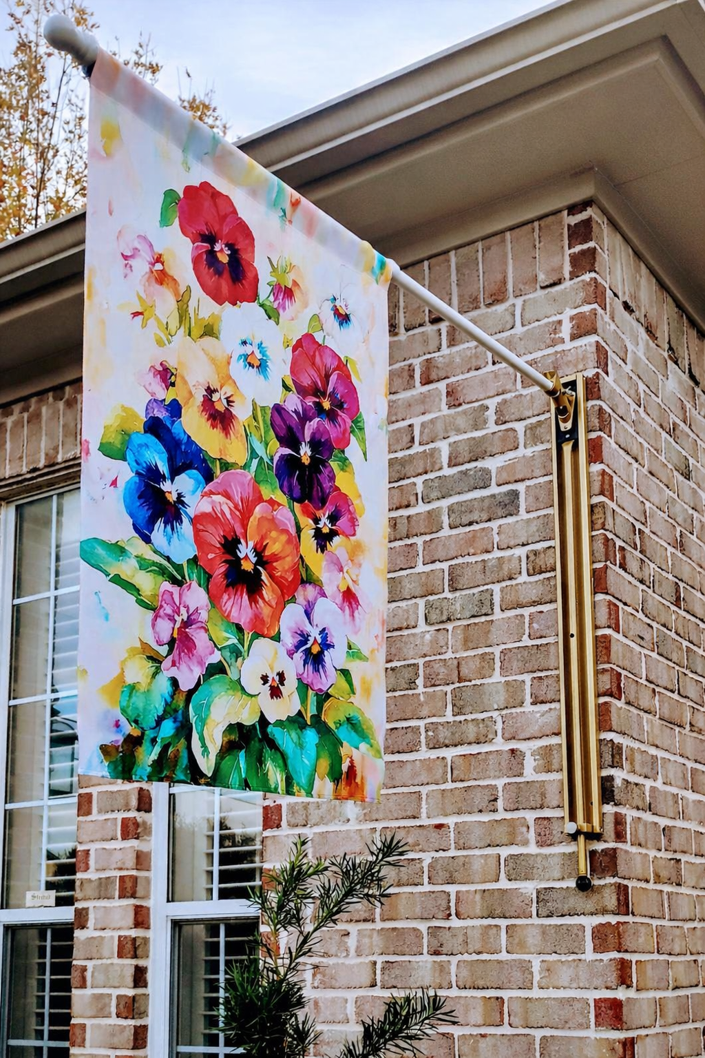 Colorful pansy garden flag on gold VersaMast for Homeowners
